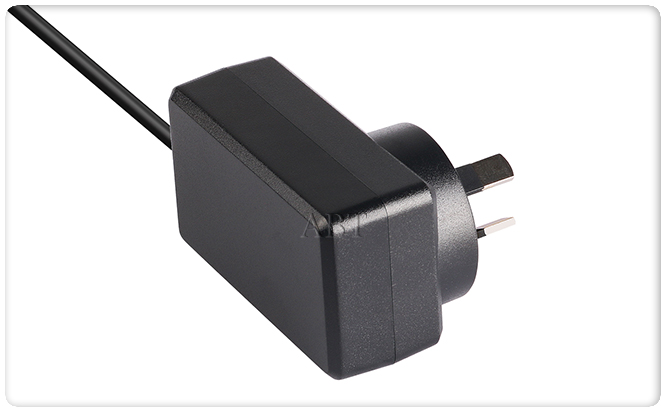 10V1.5A蓝颜gtv
适配器