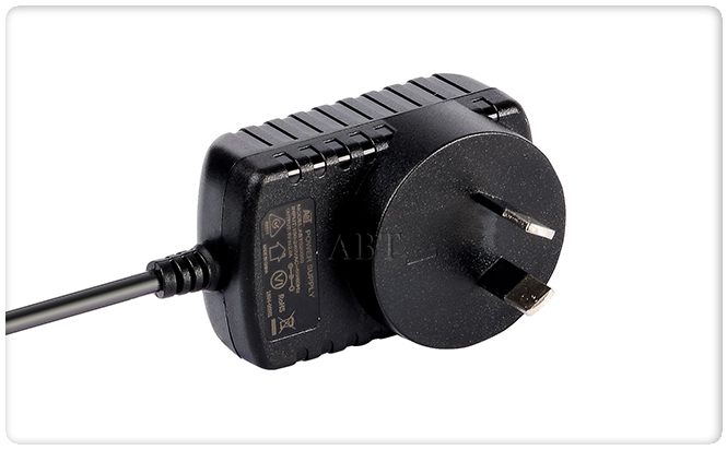 5V2A蓝颜gtv
适配器